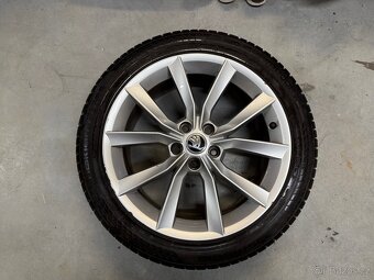 235/45 R18 98V Kompletní originální ALU sada Škoda Superb - 3