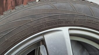 Pneu 225/55/18 - 3