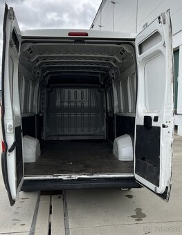 Půjčte si prostornou dodávku Citroen Jumper L4H2 - 3