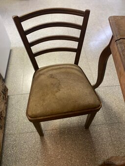 stůl s židlemi - 3