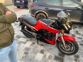 Kawasaki GPZ 750R - 3