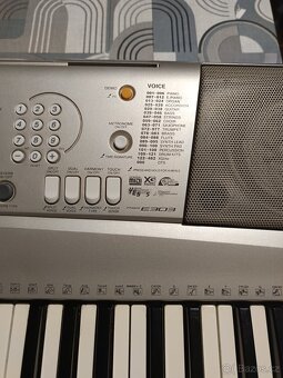 Prodám klávesy Yamaha PSR E303 - 3
