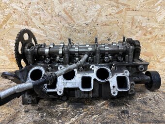 LEVÁ HLAVA VÁLCŮ 3.0 TDI 059353EK - 3