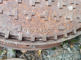 Litinový kruhový poklop s rámem nepoužitý 40t - 3