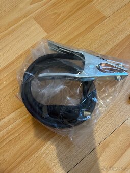 Invertorová svářečka MMA HECHT 1824 - 3