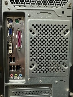Starší PC na internet včetně LCD, klávesnice a myši - 3