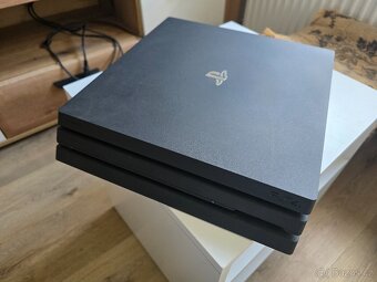 PS4 Pro 1Tb s mechanikou - 3