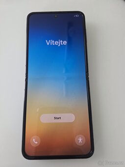 Samsung Galaxy Z Flip 4 - 3