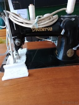 Retro šicí stroj - 3
