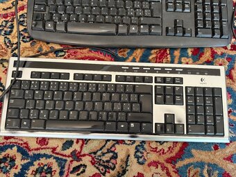 Klávesnice Logitech a Chicony - 3