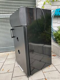 Lednička na bag-in-boxy - černá - 3