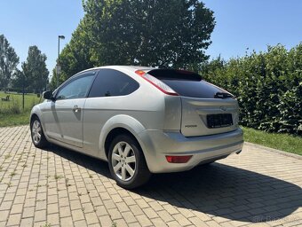Ford Focus 1.6 77 kW Ambiente - benzín - 3-dveřový hatchback - 3