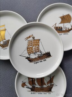 Nádherný porcelánovy podtacky s dekorem starožitné lodi - 3