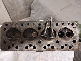 Austin rover mini hlava válců 12G202 - 3