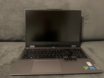 Lenovo LOQ 15IRX9 - 3