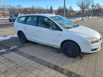 Ford Focus 1.6 TDCI na náhradní díly - 3