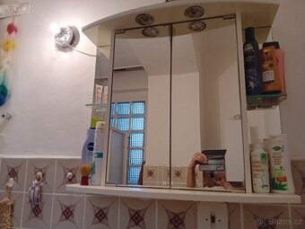zrcadla a koupelnová skříňka - 3
