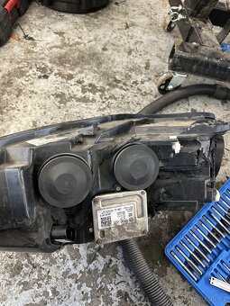 Pravý přední bixenon - Audi A6 C7 - 3