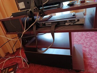 Stolek pod televizi - 3