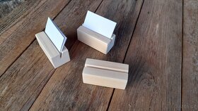 Dřevěný držák na vizitky - 3