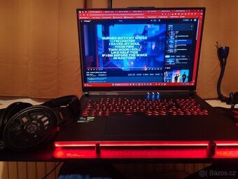 Asus Rog Strix Scar 18 G834JY - NEBULA040W Black + sluchadlá - 3