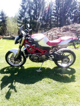 MV Agusta Brutale 910 a Honda CB 1000 super four big one - 3