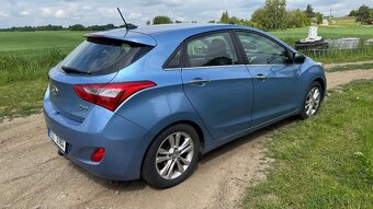 Hyundai i30 1.6crdi hatchback - 3