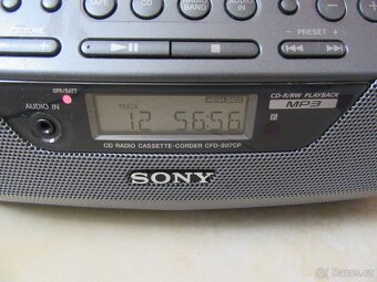 Nabízím moderní radio Sony+dálkovy ovladač. CD a radio plně - 3