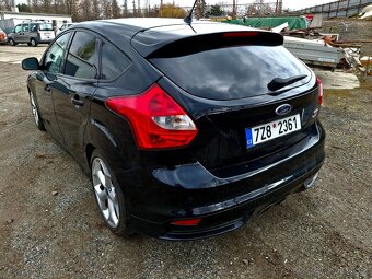 Ford Focus 2.0i 16v ST sport - 3
