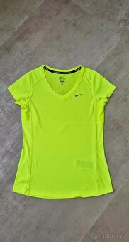 Neónové dámské tričko Nike - 3
