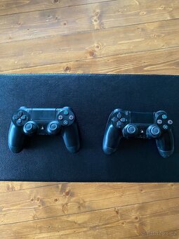 Playstation 4 pro + 2 ovladače - 3