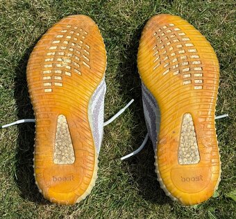 Yeezy Boost 350 v2 blue tint - 3