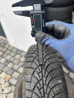 Goodyear 175/65 R15 zimní pneumatiky - 3