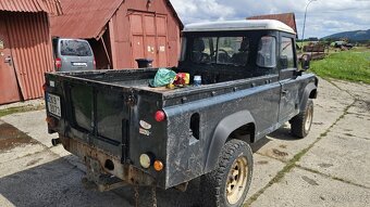 Land Rover Defender 110 - 3