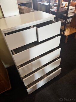 Hezká bílá 6ti šuplíková komoda IKEA MALM - 3