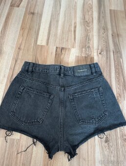 Černé kraťasy - 3