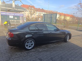 BMW 320i,125 kW,r.2009,najeto 192000 - 3