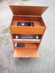 Rádio stará verze. - 3