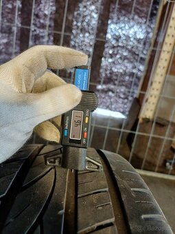 2 letní pneu 245/45 R19 - 3