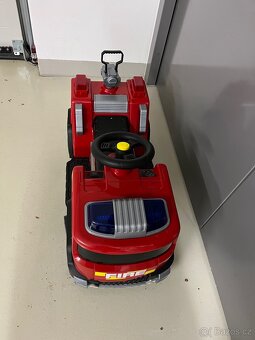 Auto s pohonem na akumulator znacky Lean Cars - 3