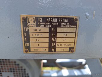 Cirkularka štípačka Narex HVP 77, tovární výroba - 3