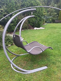 Zahradní relaxační houpací lehátko. - 3