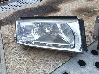 přední světla H4 Octavia 1 Face - 3