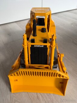 Bruder Buldozer Caterpillar - 3