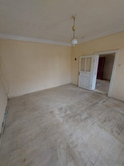 ZLEVNĚNO Rodinný dům k celkové rekonstrukci - 3
