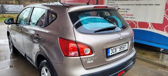 Nissan Qashqai benzín 2.0, najeto 101tkm, první majitel - 3