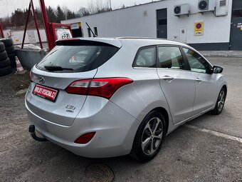Hyundai i30 1.6CRDi • 81kw • 5/2015 • 1.Majitel • CEBIA - 3