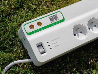 Přepěťová ochrana APC SurgeArrest PMF83VT-FR - 3