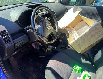 Mazda 5 2.0i náhradní díly - 3