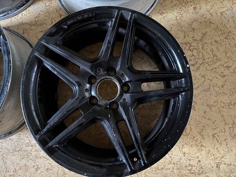 Originální dvourozměrné kola Mercedes Benz AMG R18 - 3